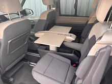 VW Multivan Business eHybrid 180 kW 4MOTION in Candyweiß / Starlight Blue Metallic