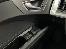 Audi Q4 e-tron quattro in Tamboragrau Metallic