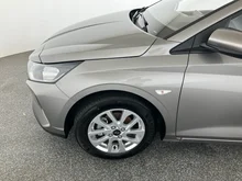 Hyundai i20 1,2 MPI i-Line in dunkelgrau - metallic