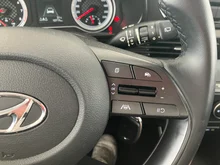 Hyundai i20 1,2 MPI i-Line in dunkelgrau - metallic