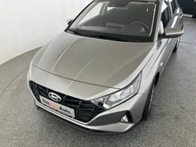 Hyundai i20 1,2 MPI i-Line in dunkelgrau - metallic