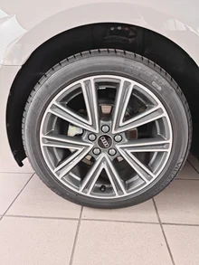 Thumbnail-Foto von Fahrzeug