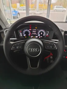 Thumbnail-Foto von Fahrzeug