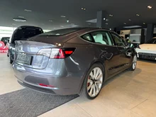 Tesla Model 3 Performance Dual AWD in weiss - metallic