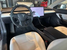 Tesla Model 3 Performance Dual AWD in weiss - metallic