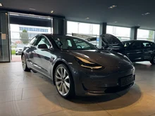 Tesla Model 3 Performance Dual AWD in weiss - metallic