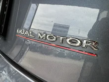 Tesla Model 3 Performance Dual AWD in weiss - metallic