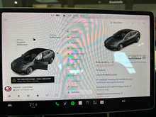 Tesla Model 3 Performance Dual AWD in weiss - metallic