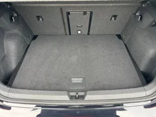 VW Golf R-Line mHEV TSI DSG in  Deep Black Perleffekt