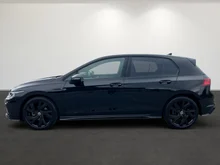 VW Golf R-Line mHEV TSI DSG in  Deep Black Perleffekt