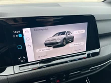 VW Golf R-Line mHEV TSI DSG in  Deep Black Perleffekt