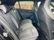 VW Golf R-Line mHEV TSI DSG in  Deep Black Perleffekt