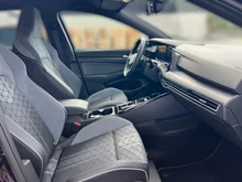 VW Golf R-Line mHEV TSI DSG in  Deep Black Perleffekt