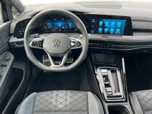 VW Golf R-Line mHEV TSI DSG in  Deep Black Perleffekt