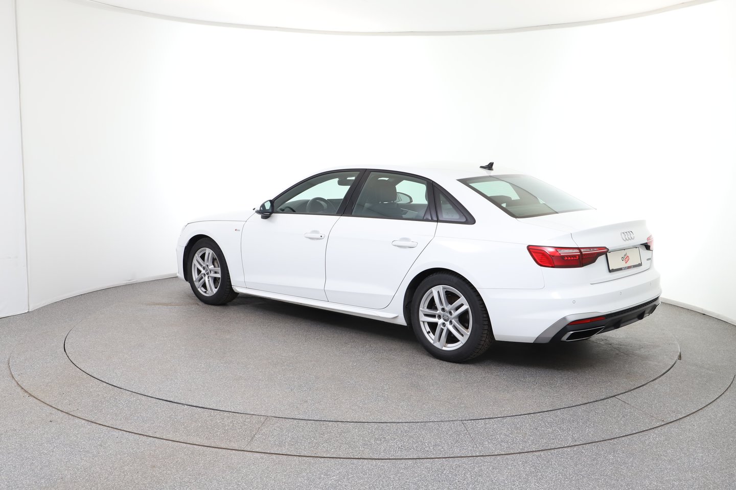 Audi A4 Limousine 40 TDI S line quattro | Bild 3 von 27