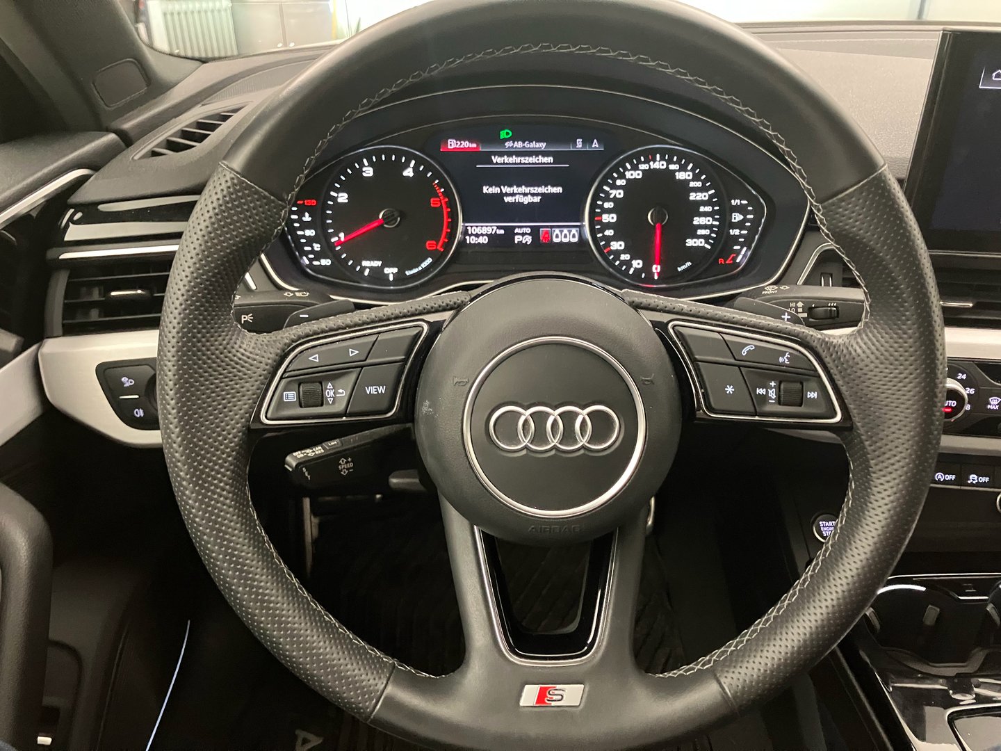 Audi A4 Limousine 40 TDI S line quattro | Bild 13 von 27