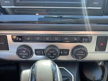 VW Multivan Trendline TDI in 2T Deep Black Perleffekt