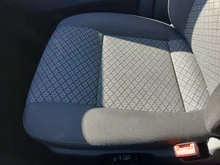 VW Multivan Trendline TDI in 2T Deep Black Perleffekt