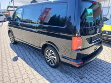 VW Multivan Trendline TDI in 2T Deep Black Perleffekt