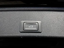 Audi A4 Avant 35 TDI in brillantschwarz Klar