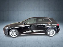 Audi A3 Sportback 30 TFSI in A2 Brillantschwarz