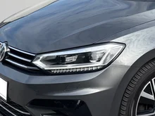 VW Touran Sky TDI SCR 5-Sitzer in Indiumgrau Metallic