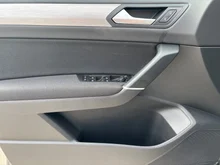 VW Touran Sky TDI SCR 5-Sitzer in Indiumgrau Metallic