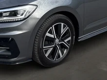 VW Touran Sky TDI SCR 5-Sitzer in Indiumgrau Metallic