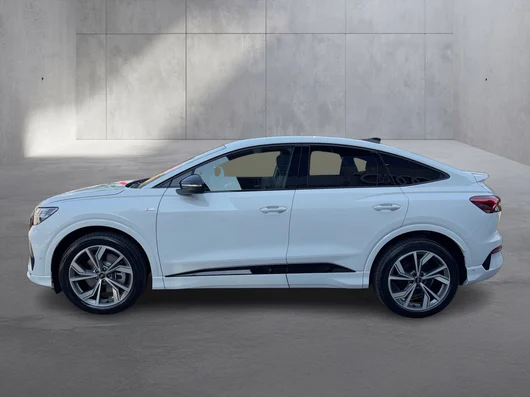 Bild eines Audi Q4 Sportback e-tron  performance