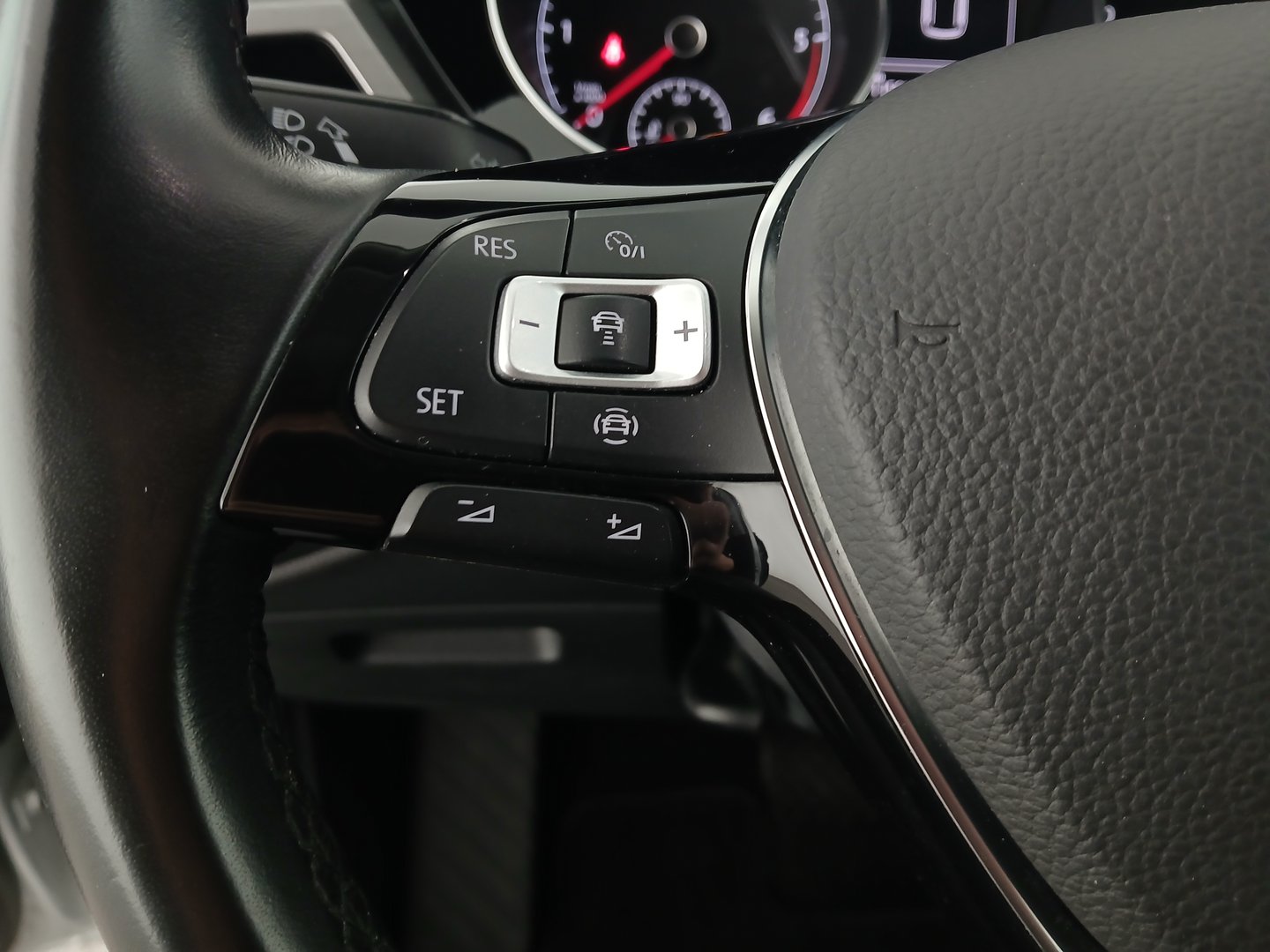 VW Touran Comfortline TDI SCR | Bild 16 von 32