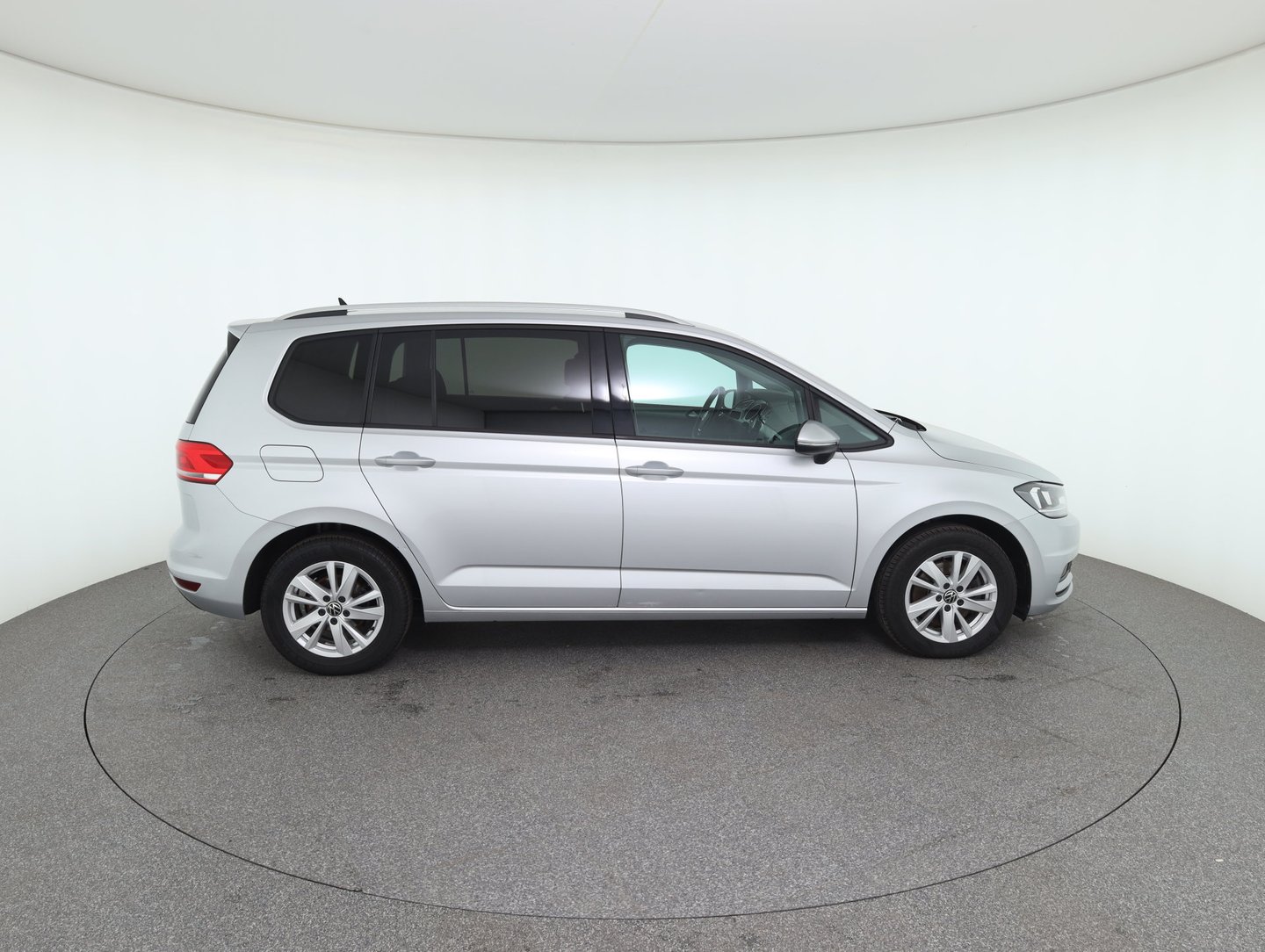 VW Touran Comfortline TDI SCR | Bild 4 von 32