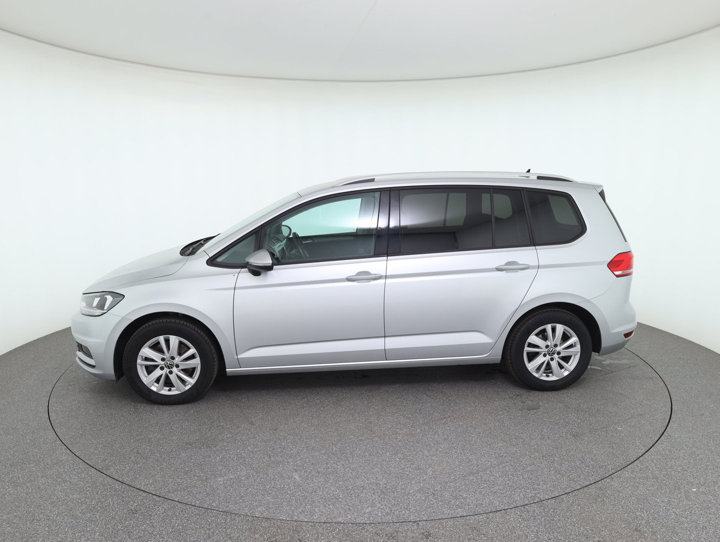 VW Touran Comfortline TDI SCR | Bild 8 von 32