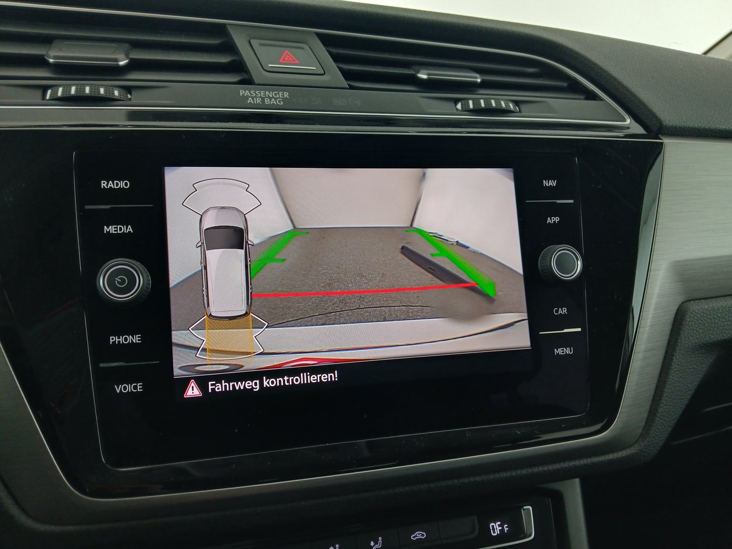 VW Touran Comfortline TDI SCR | Bild 25 von 32