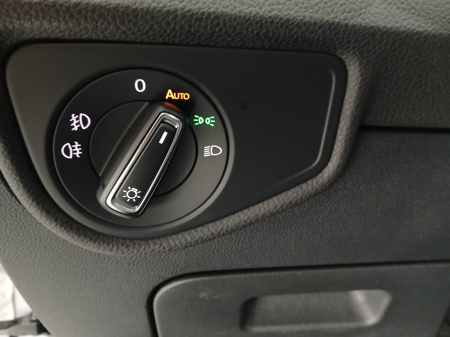 VW Touran Comfortline TDI SCR | Bild 12 von 32