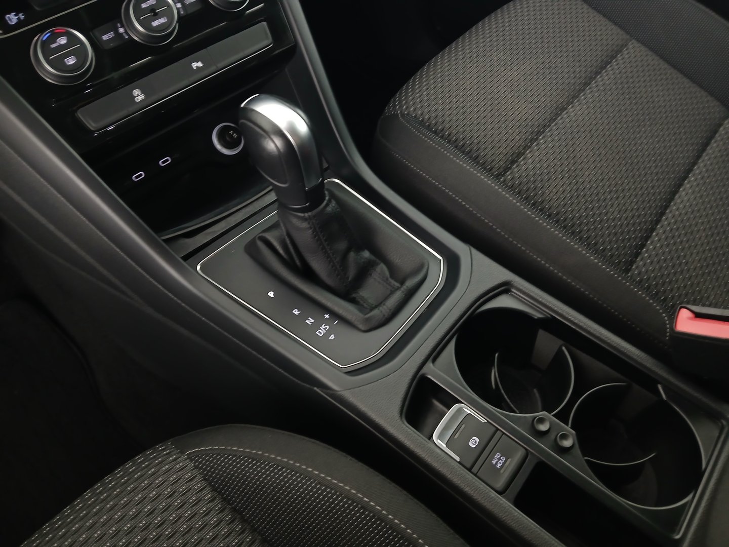 VW Touran Comfortline TDI SCR | Bild 27 von 32