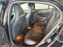 Mercedes GLA GLA 200 d Austria Night Edition in schwarz