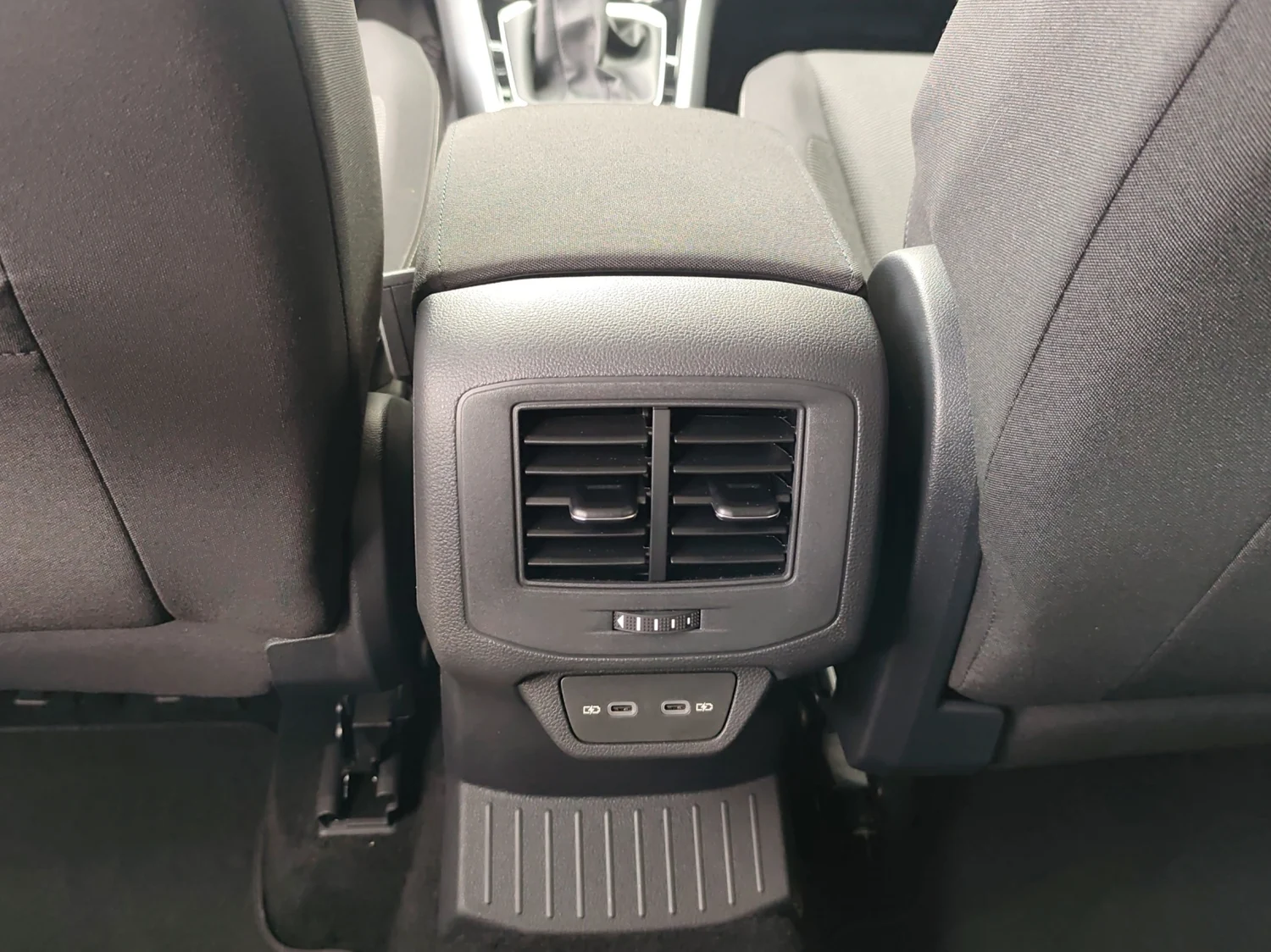 Bild eines VW T-Roc Friends TSI