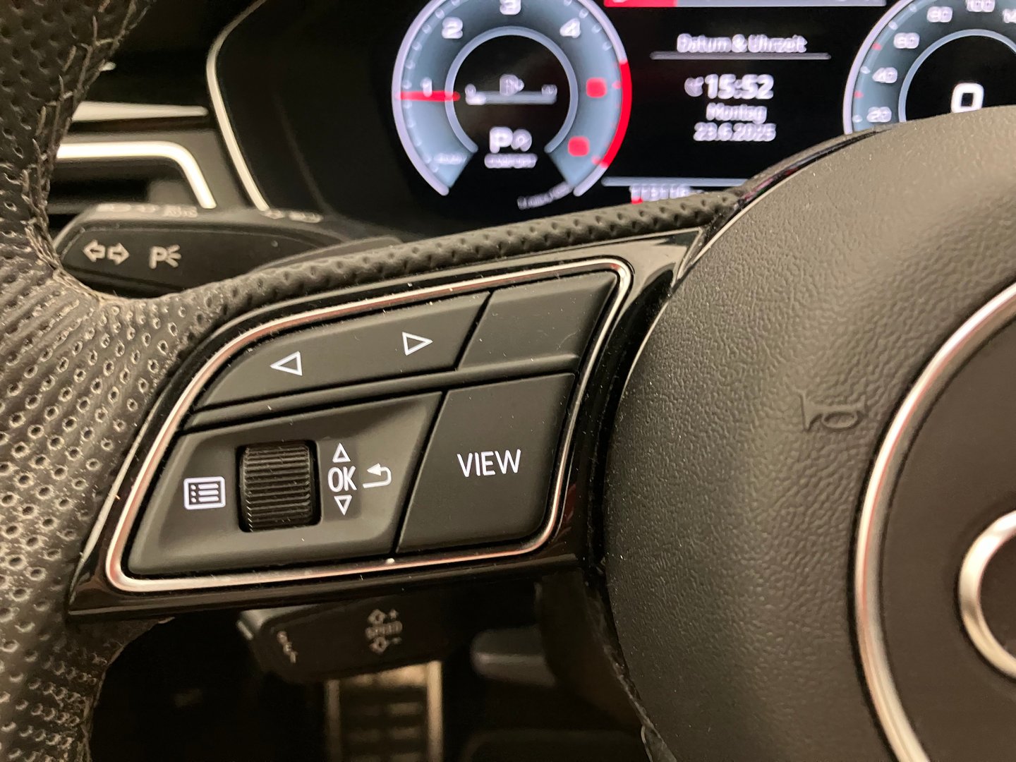 Audi A4 Avant 40 TDI quattro S line | Bild 15 von 29