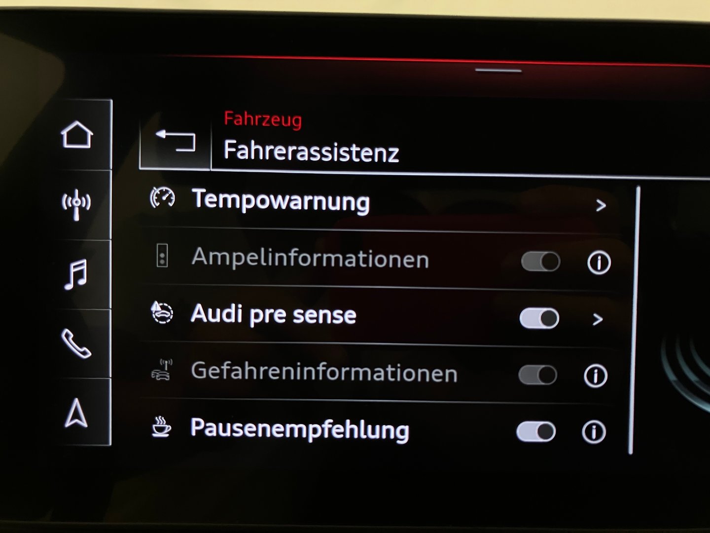 Audi A4 Avant 40 TDI quattro S line | Bild 21 von 29