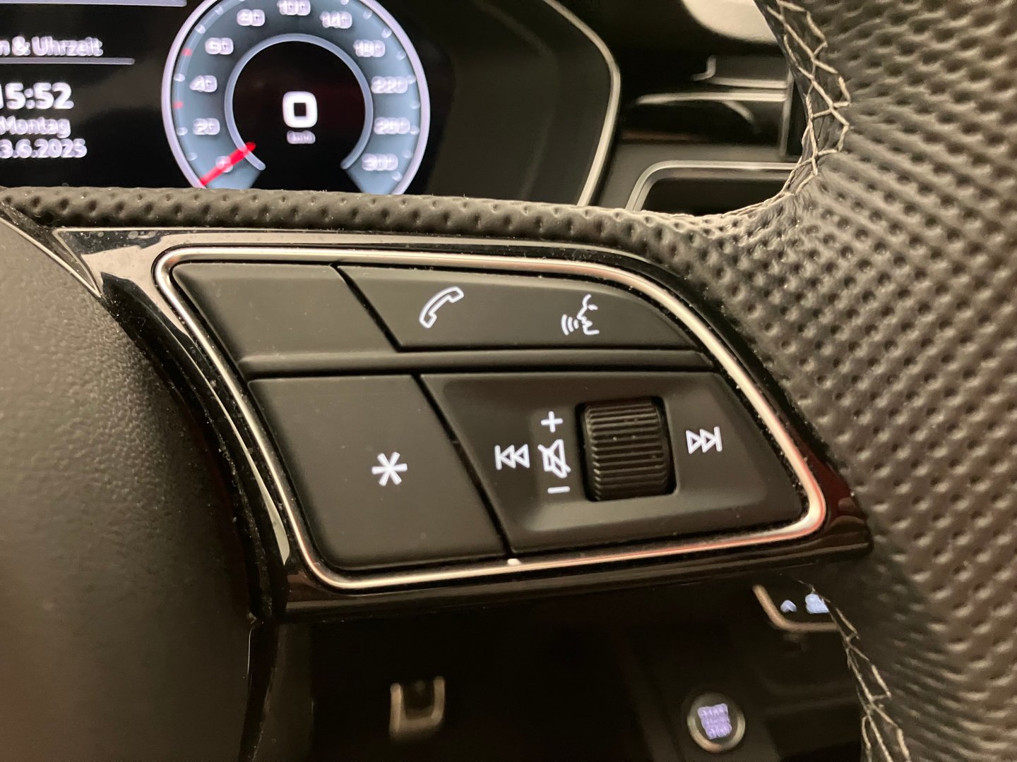 Audi A4 Avant 40 TDI quattro S line | Bild 16 von 29