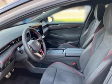 VW ID.7 Tourer GTX 4MOTION 250kW Business in Gletscherweiß Metallic Dach Schwarz