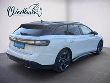 VW ID.7 Tourer GTX 4MOTION 250kW Business in Gletscherweiß Metallic Dach Schwarz
