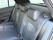 VW Golf Sport mHEV TSI DSG in Grenadillschwarz Metallic
