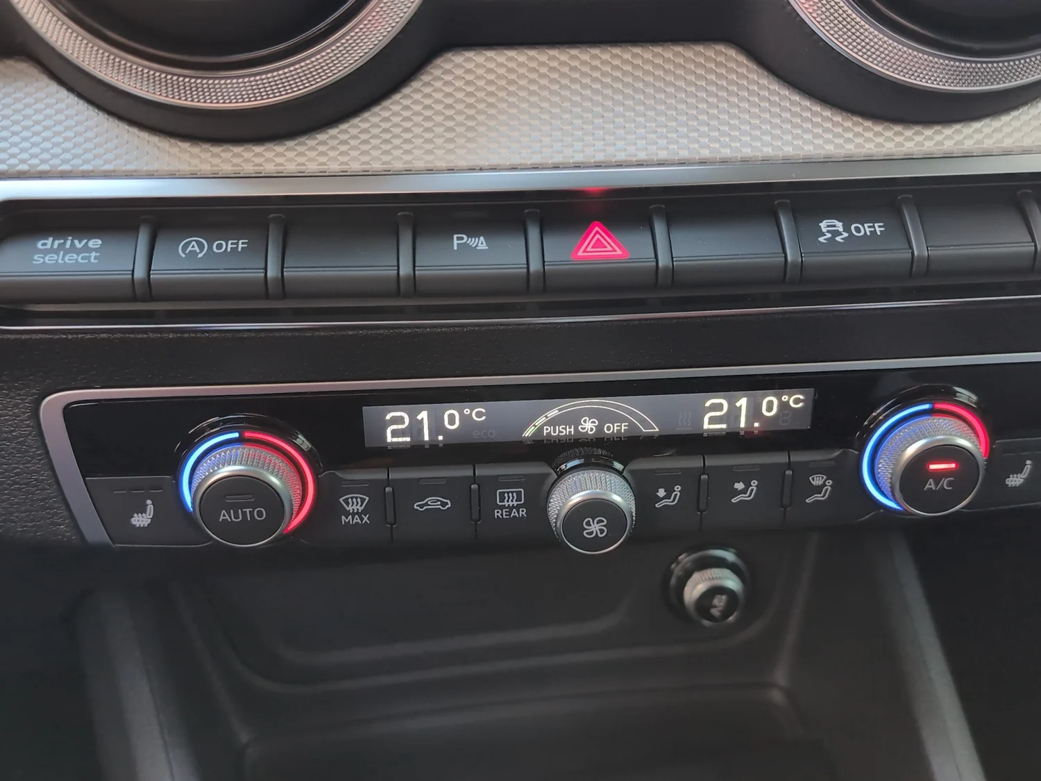Bild eines Q2 35 TDI admired
