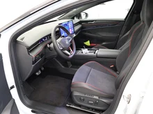 VW ID.7 Tourer GTX 4MOTION 250kW Business in Gletscherweiß Metallic Dach Schwarz