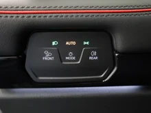 VW ID.7 Tourer GTX 4MOTION 250kW Business in Gletscherweiß Metallic Dach Schwarz