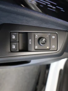 VW ID.7 Tourer GTX 4MOTION 250kW Business in Gletscherweiß Metallic Dach Schwarz