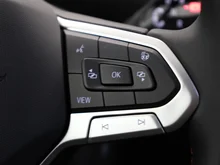 VW ID.7 Tourer GTX 4MOTION 250kW Business in Gletscherweiß Metallic Dach Schwarz