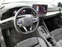 VW Golf Variant Business mHeV DSG in Grenadillschwarz Metallic