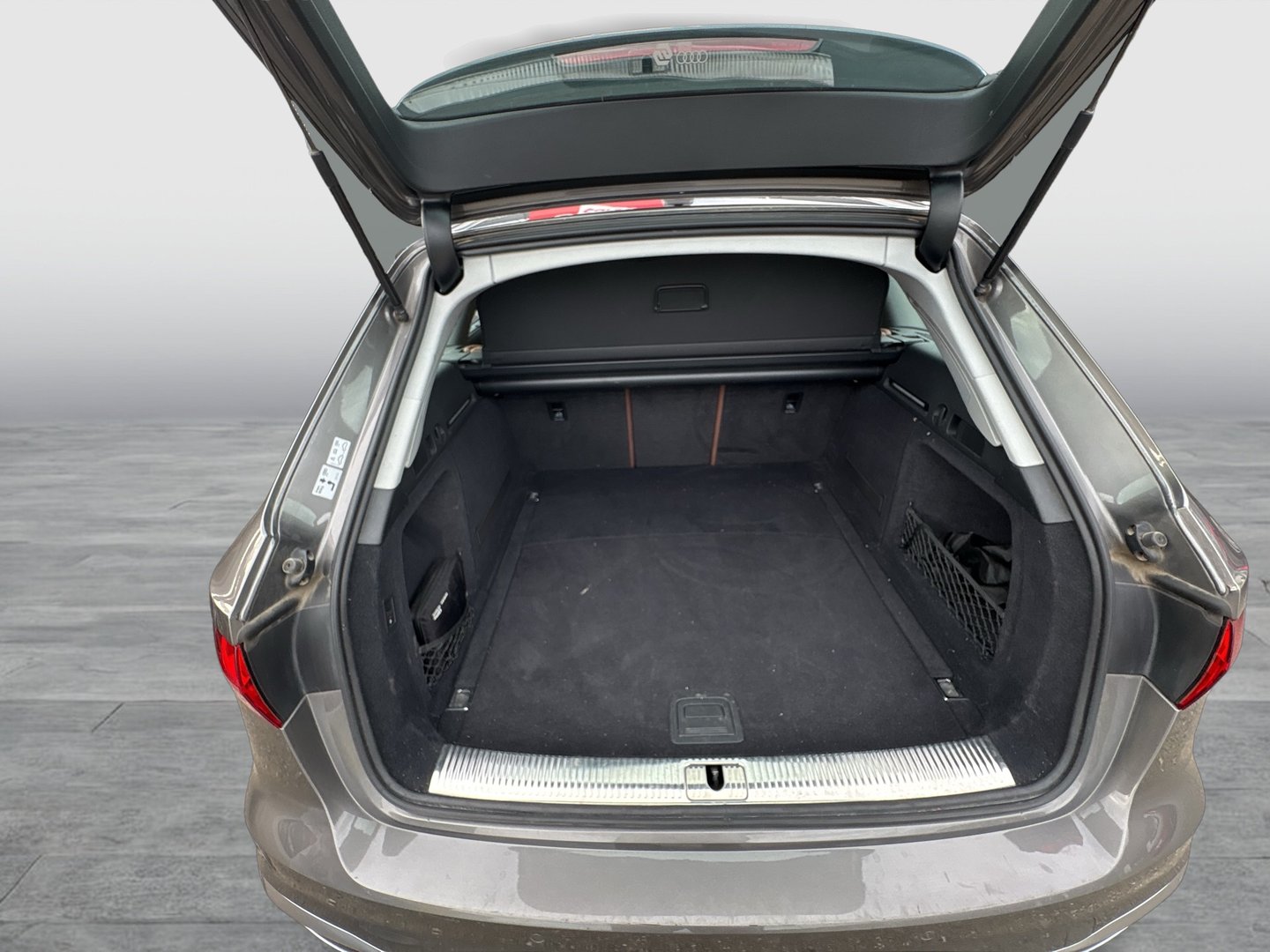 Audi A4 Avant 40 TFSI quattro S-line S-tronic | Bild 19 von 22